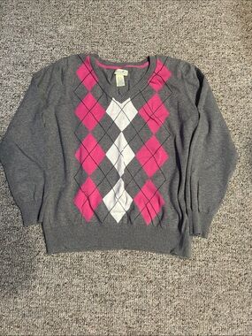 Caribbean Joe Gray V-Neck Argyle Sweater with Pink & White Diamonds